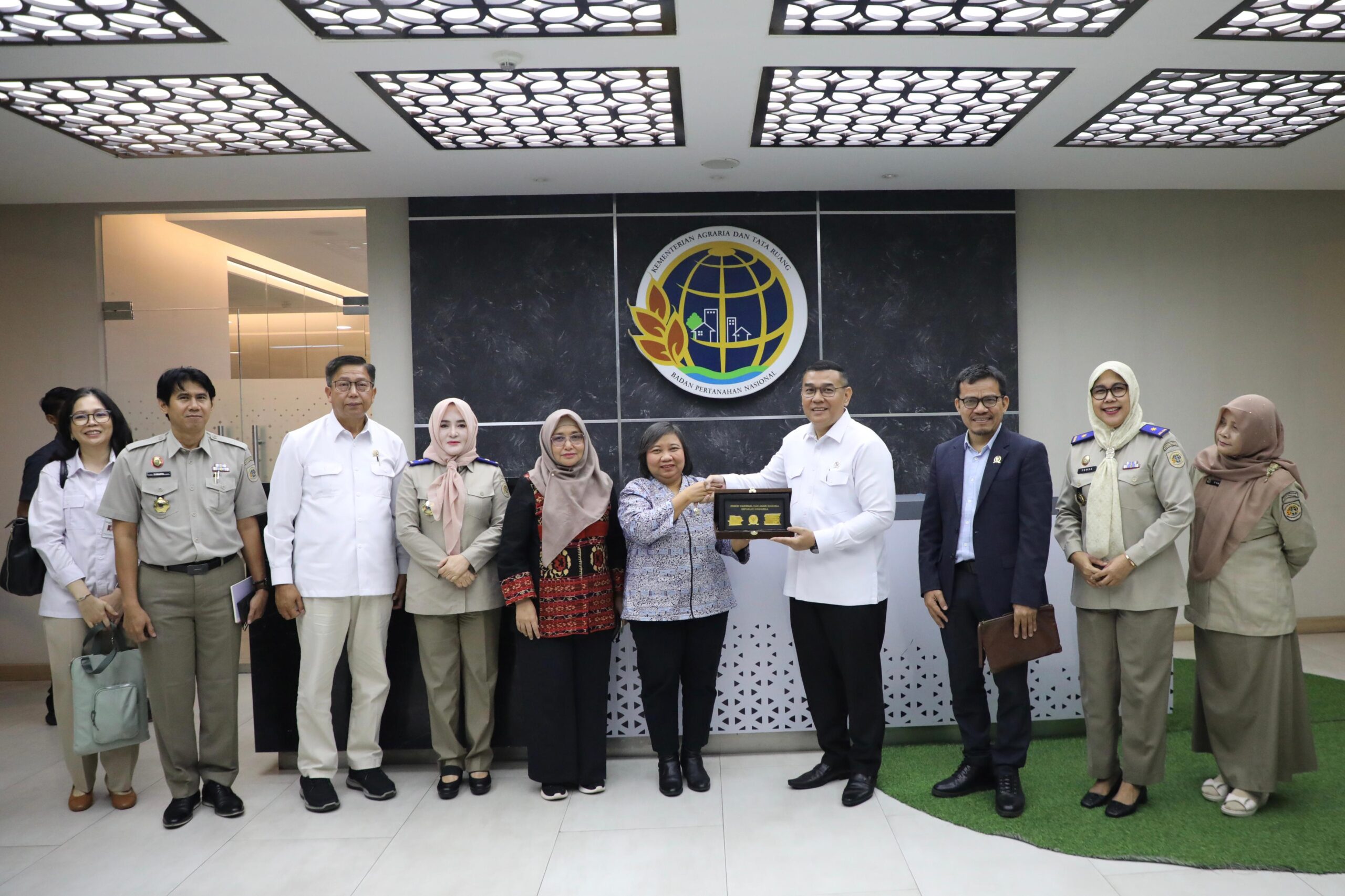 Satukan Komitmen Bersama Komnas HAM, Wamen Ossy Dorong Penyelesaian Konflik Agraria Berbasis HAM dengan Pelibatan Multipihak
