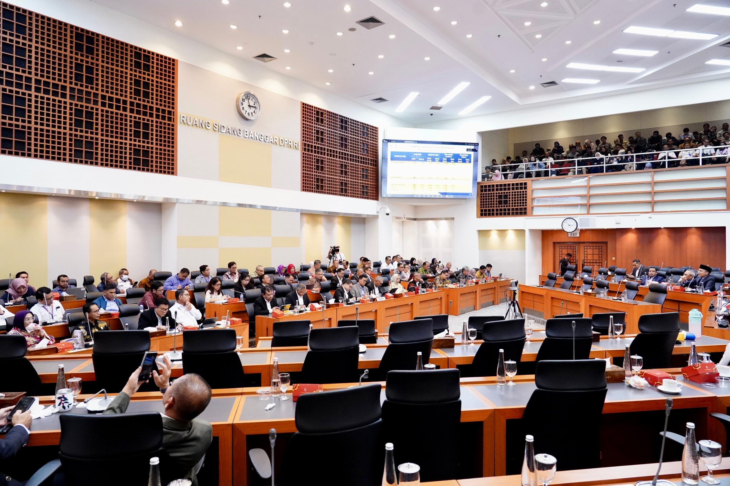 Rapat Bersama Badan Anggaran DPR RI, Sekjen Kementerian ATR/BPN Optimis Ada Peningkatan PNBP pada 2026