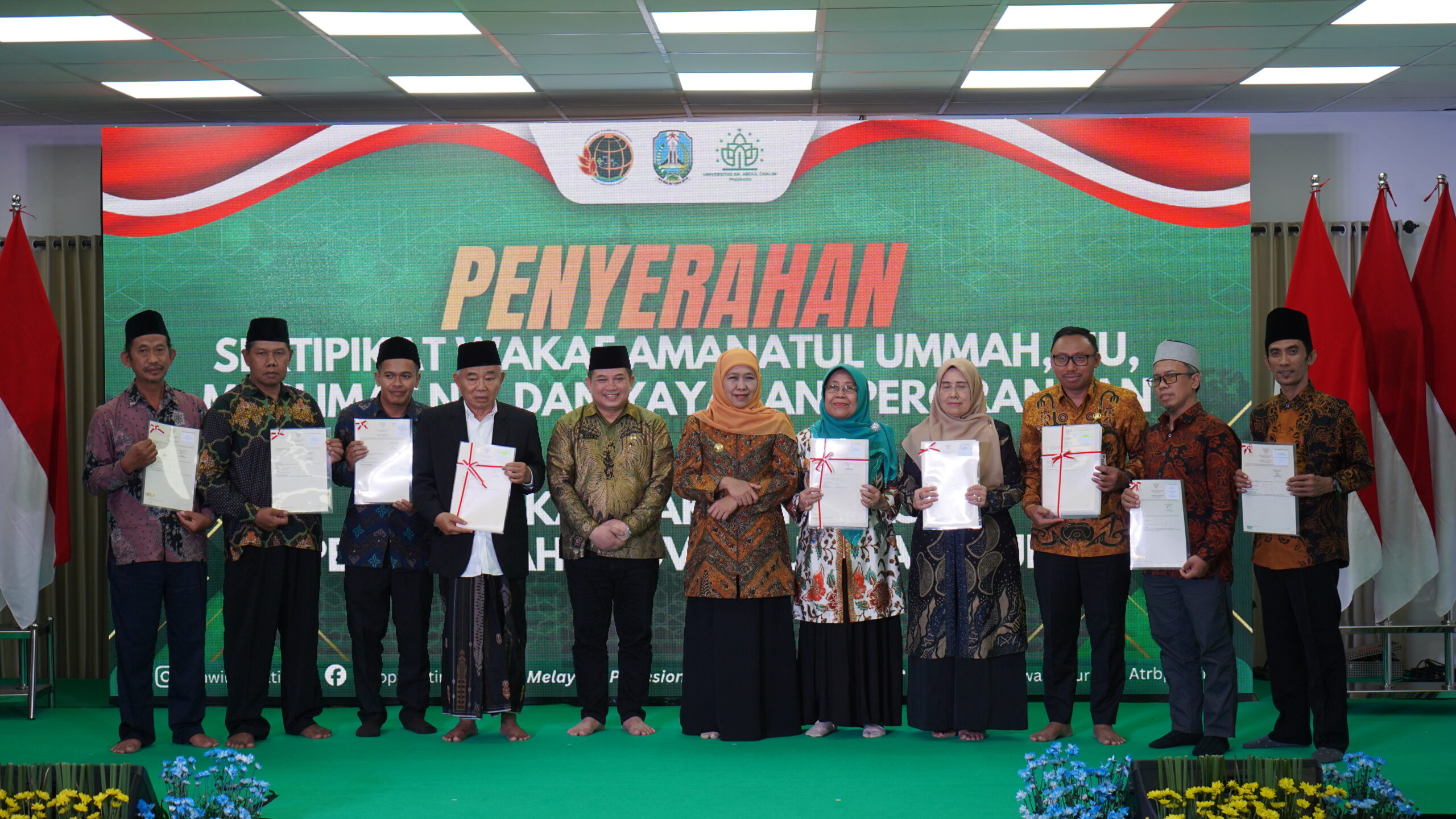 Penyerahan Sertipikat Wakaf Serta Penandatanganan PKS dengan Universitas UAC